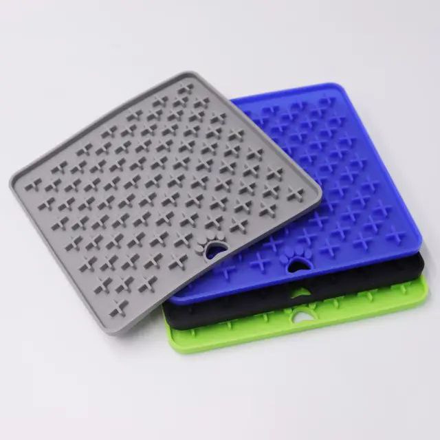 Silicone pets licking mat